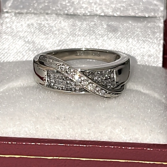 Solid Stamp 10K White Gold Natural Diamond Modern Crossover Band Ring (not 14K ) - Picture 6 of 16